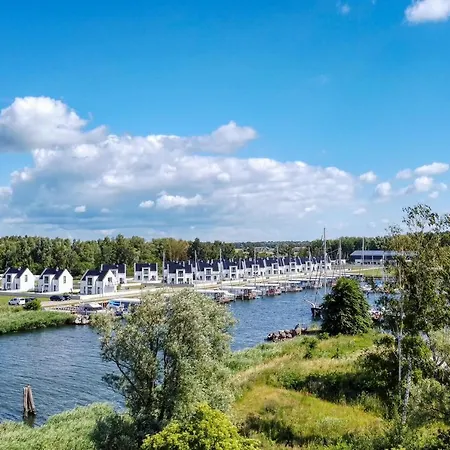 Holiday home Hausboot Chalet Am Peenemunde